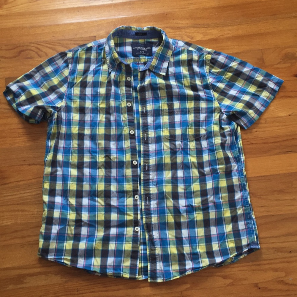 AMERICAN EAGLE BUTTON UP SHIRT